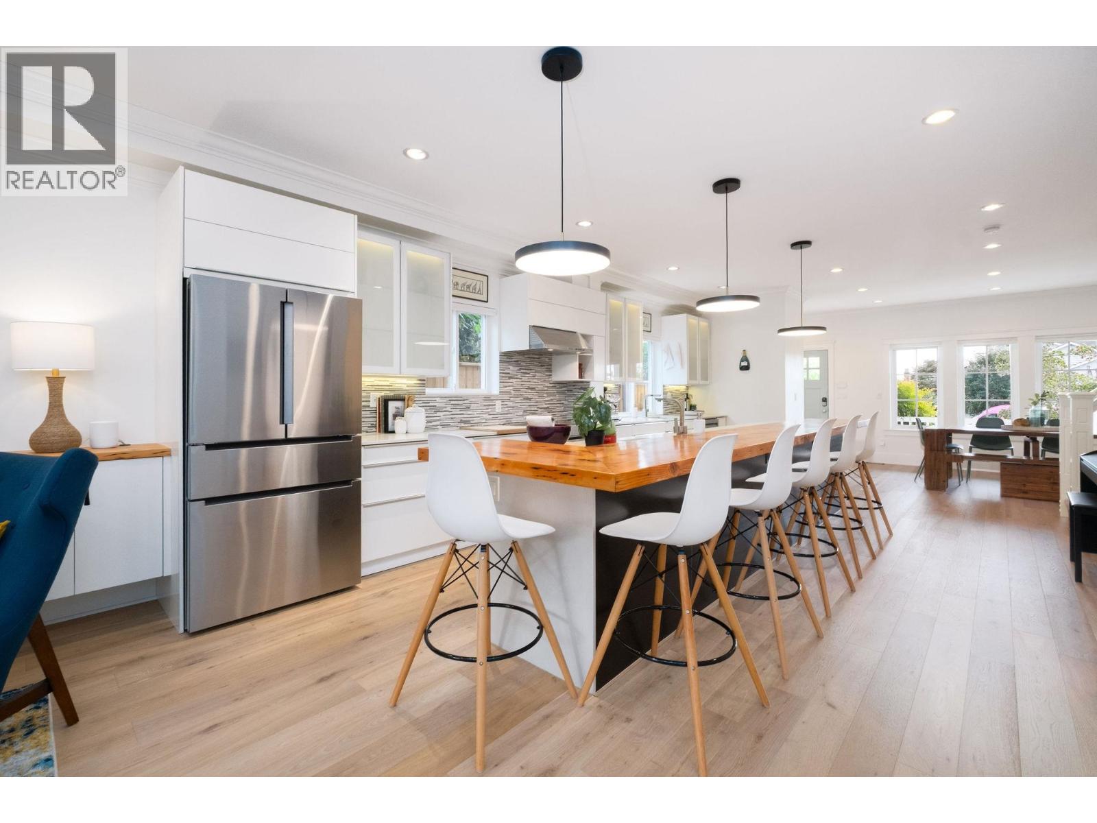 308 E 9th Street, North Vancouver, British Columbia  V7L 2B2 - Photo 5 - R3057829