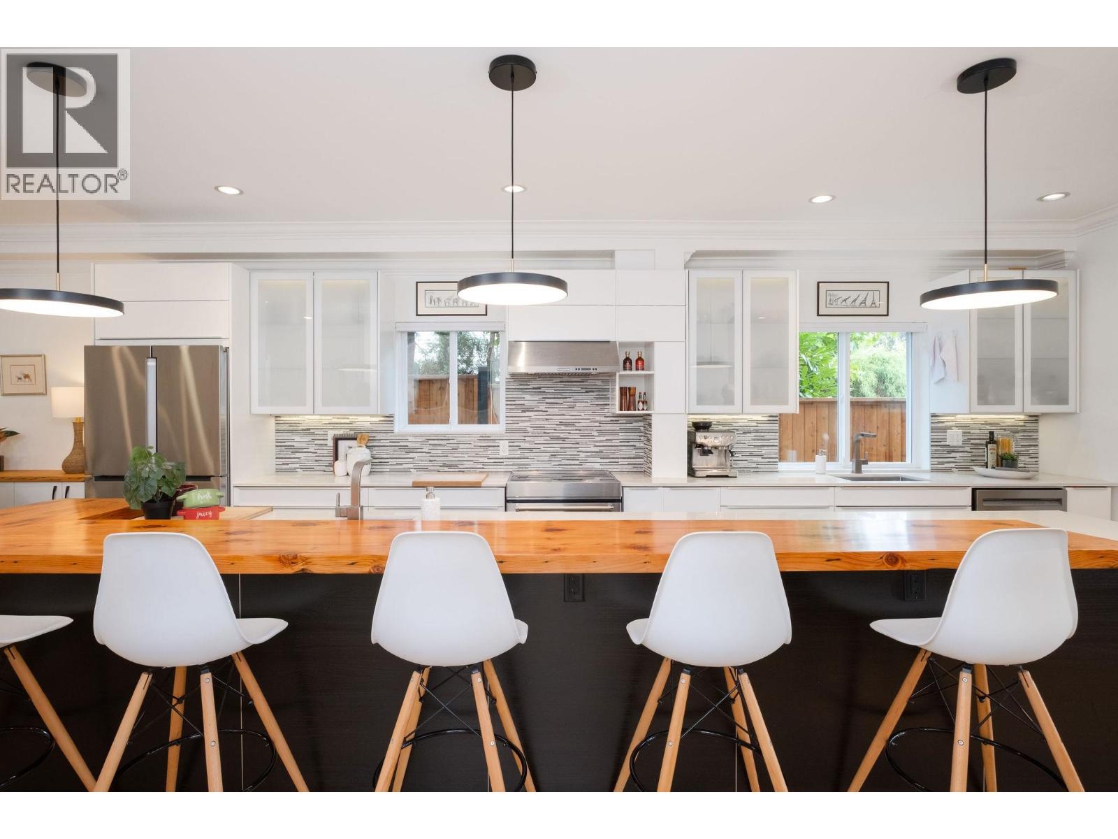 308 E 9th Street, North Vancouver, British Columbia  V7L 2B2 - Photo 6 - R3057829