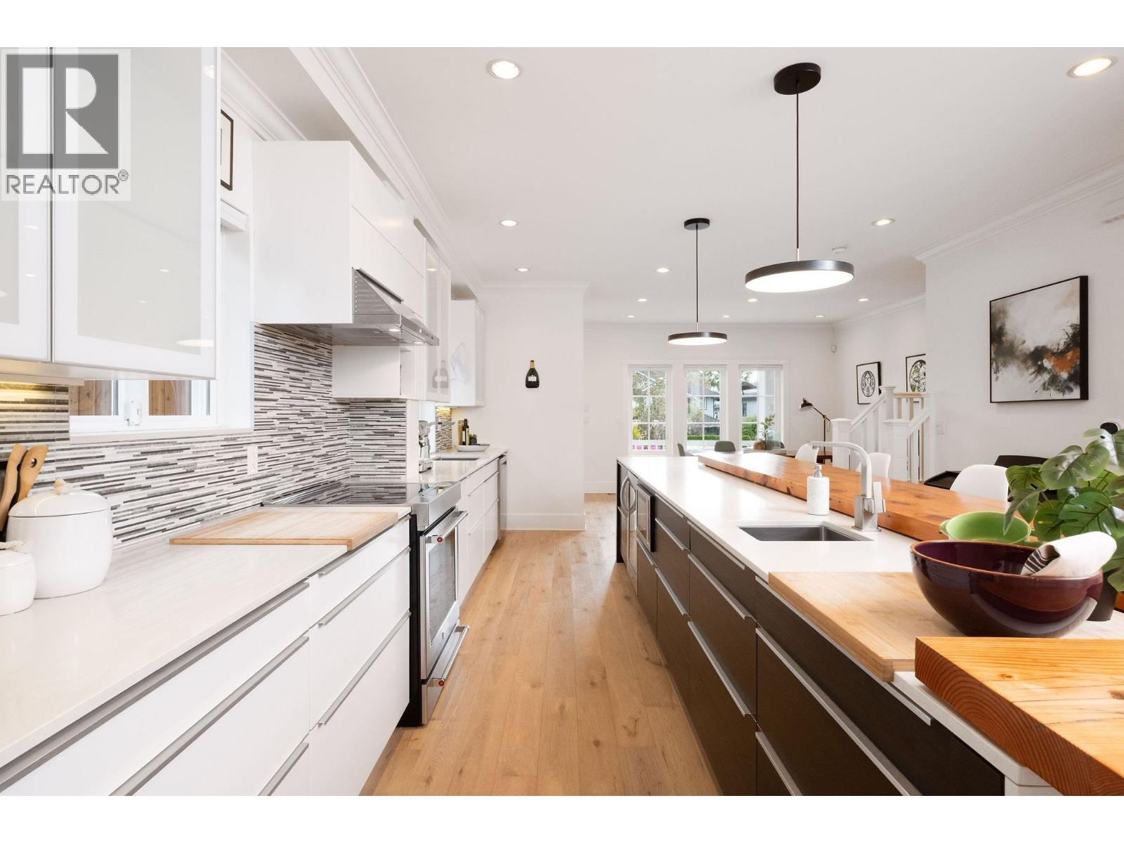 308 E 9th Street, North Vancouver, British Columbia  V7L 2B2 - Photo 9 - R3057829