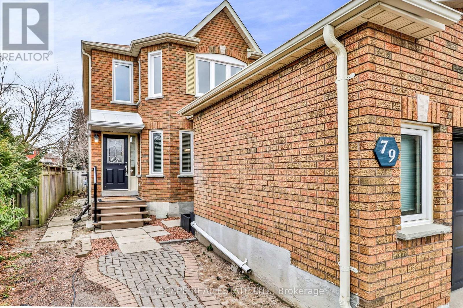 79 Weatherup Crescent, Barrie, Ontario  L4N 7J7 - Photo 4 - S12459720