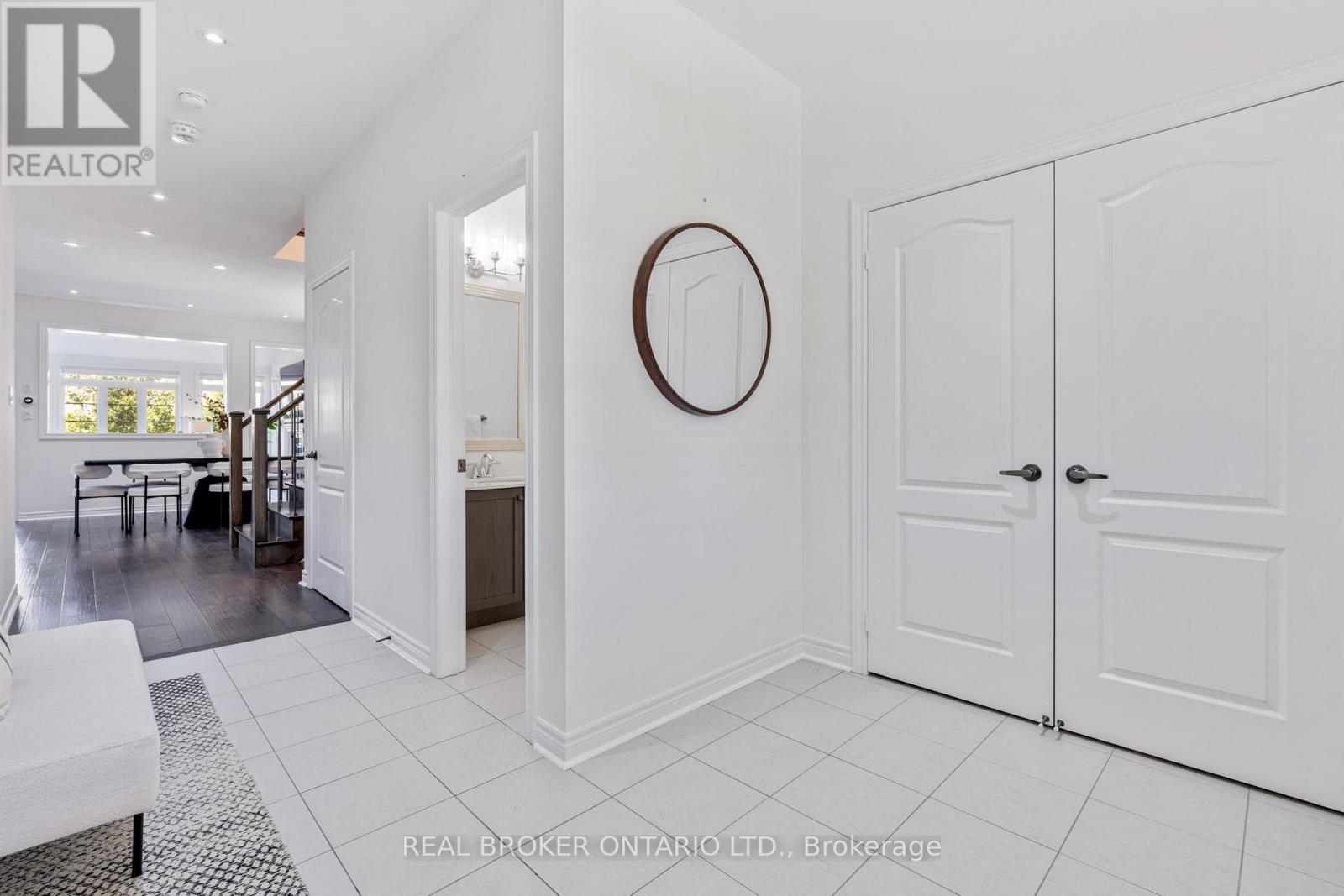 4 Mugford Crescent, Brampton, Ontario  L6Y 6A7 - Photo 6 - W12454619