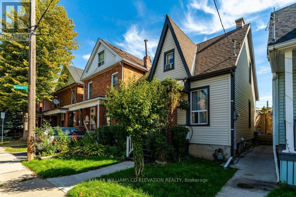 14 Minto Avenue, Hamilton, Ontario  L8L 6E2 - Photo 2 - X12460049