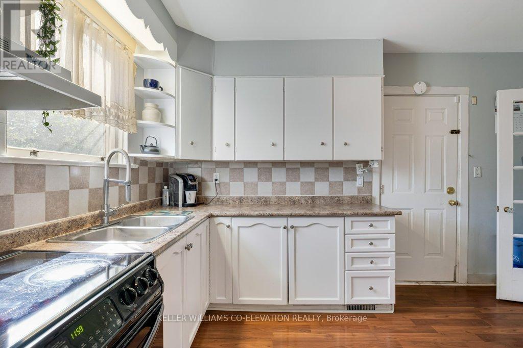 14 Minto Avenue, Hamilton, Ontario  L8L 6E2 - Photo 20 - X12460049