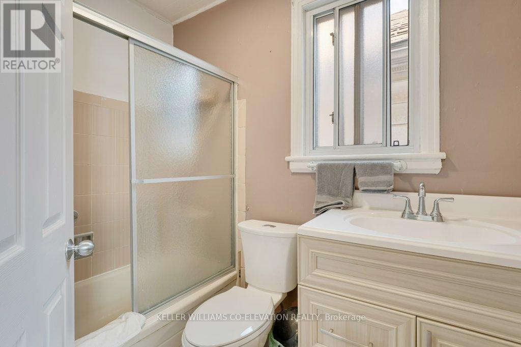 14 Minto Avenue, Hamilton, Ontario  L8L 6E2 - Photo 22 - X12460049