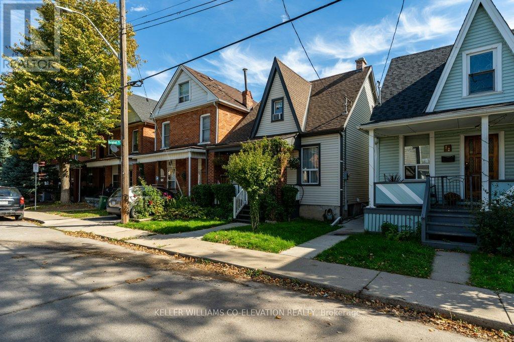 14 Minto Avenue, Hamilton, Ontario  L8L 6E2 - Photo 4 - X12460049