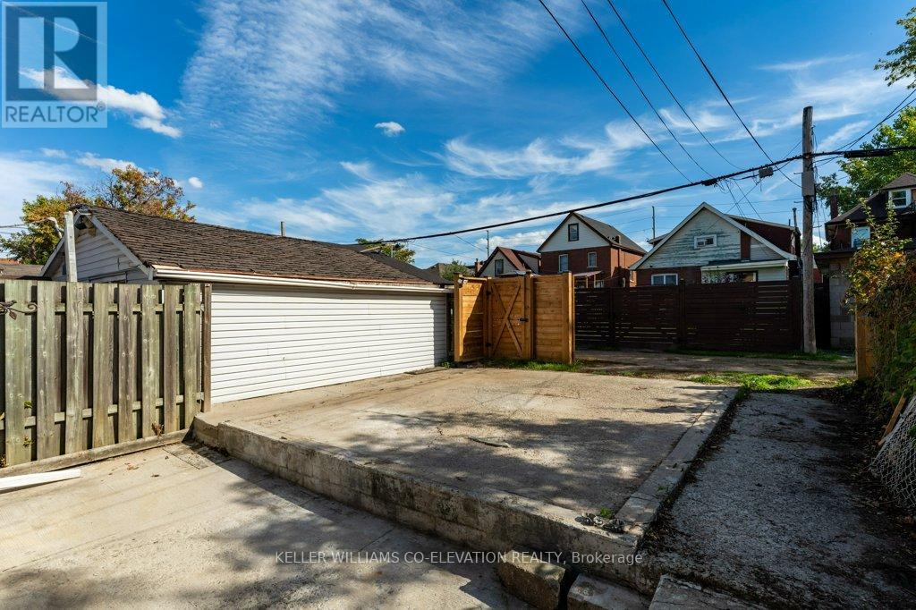 14 Minto Avenue, Hamilton, Ontario  L8L 6E2 - Photo 43 - X12460049
