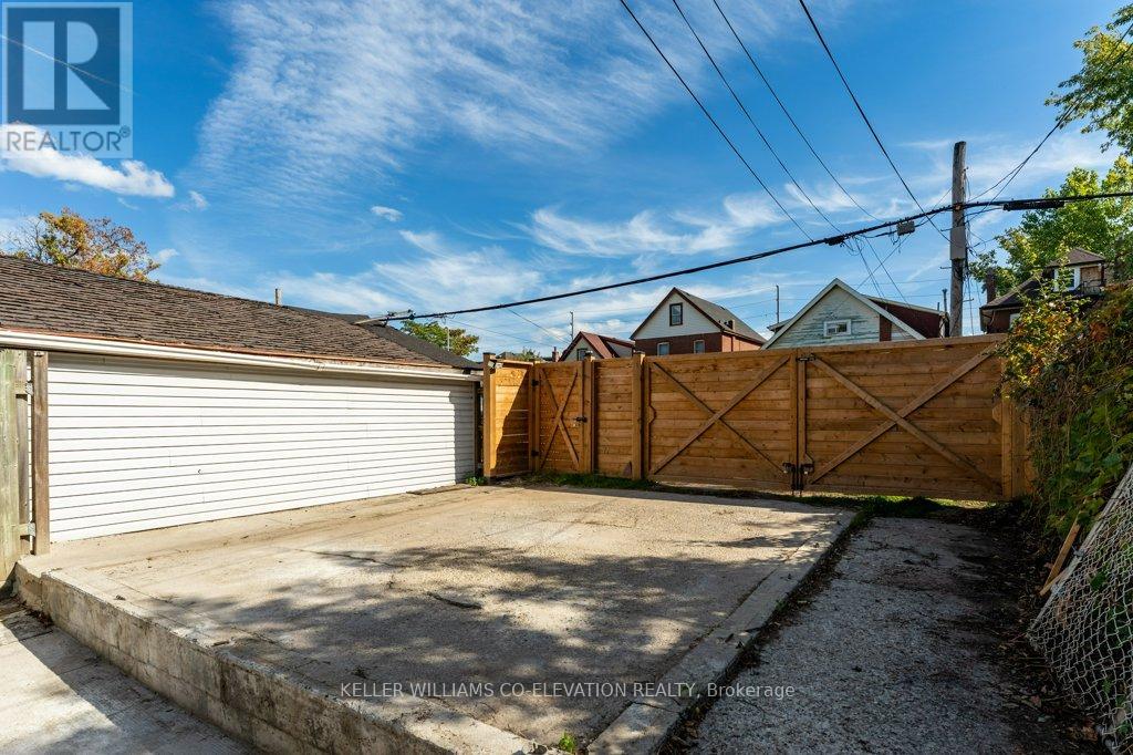 14 Minto Avenue, Hamilton, Ontario  L8L 6E2 - Photo 44 - X12460049