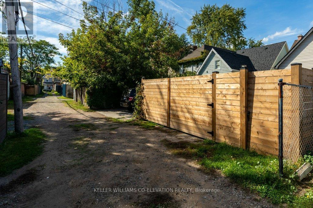 14 Minto Avenue, Hamilton, Ontario  L8L 6E2 - Photo 46 - X12460049