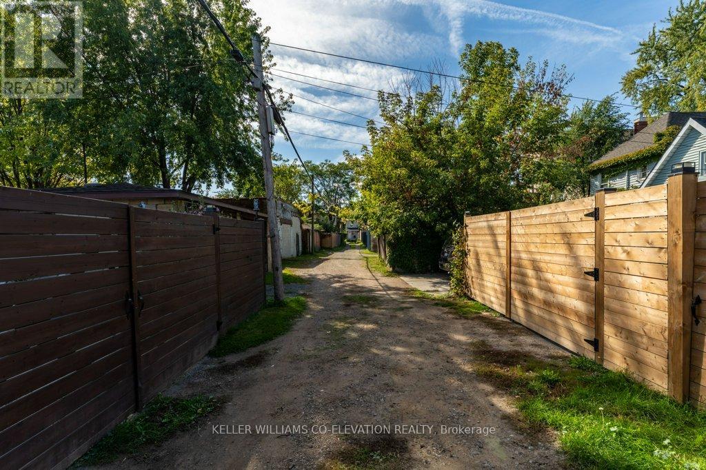 14 Minto Avenue, Hamilton, Ontario  L8L 6E2 - Photo 47 - X12460049