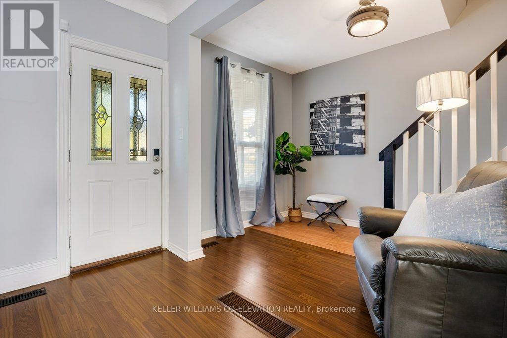 14 Minto Avenue, Hamilton, Ontario  L8L 6E2 - Photo 9 - X12460049