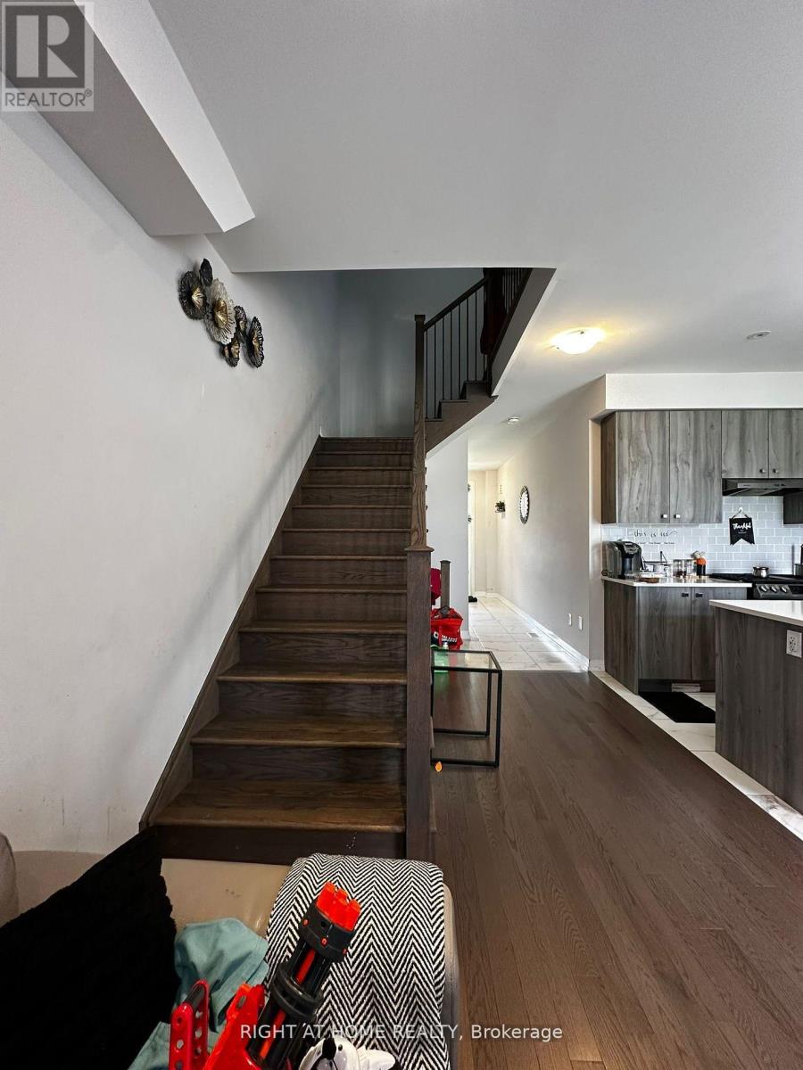110 Yale Drive, Hamilton, Ontario  L0R 1W0 - Photo 10 - X12460074
