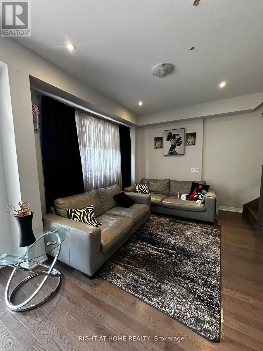 110 Yale Drive, Hamilton, Ontario  L0R 1W0 - Photo 5 - X12460074