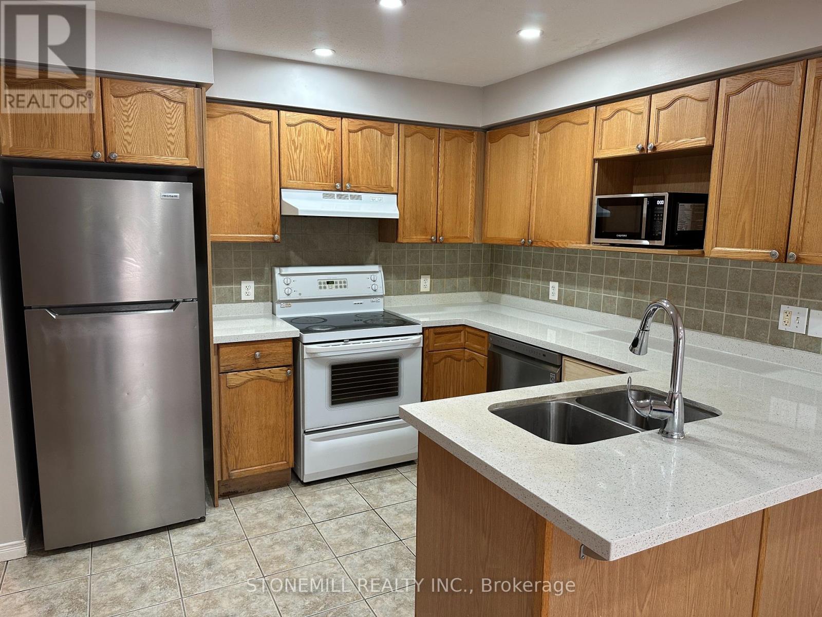 34 - 31 Schroder Crescent, Guelph, Ontario  N1E 7M6 - Photo 3 - X12460124