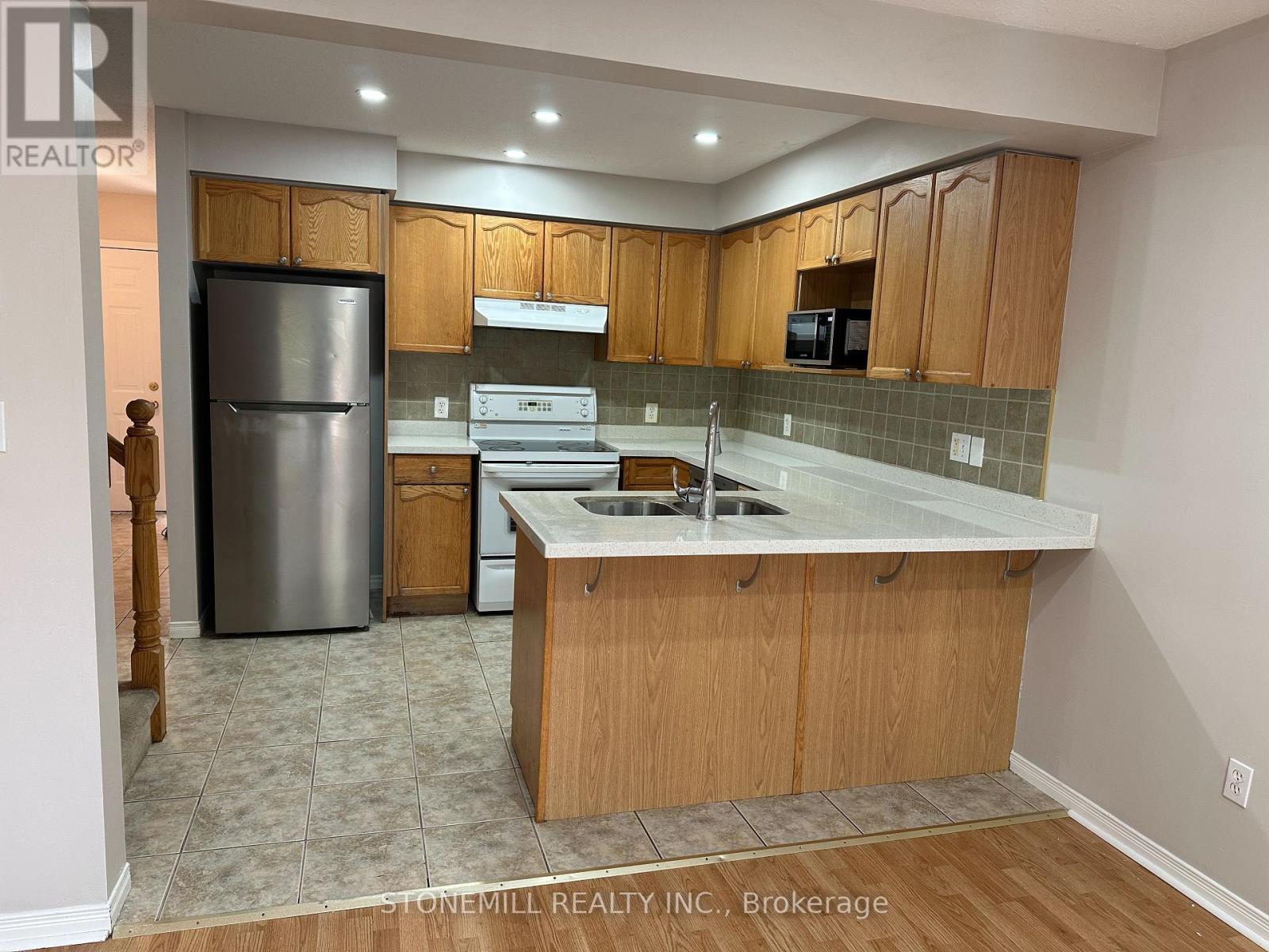 34 - 31 Schroder Crescent, Guelph, Ontario  N1E 7M6 - Photo 4 - X12460124