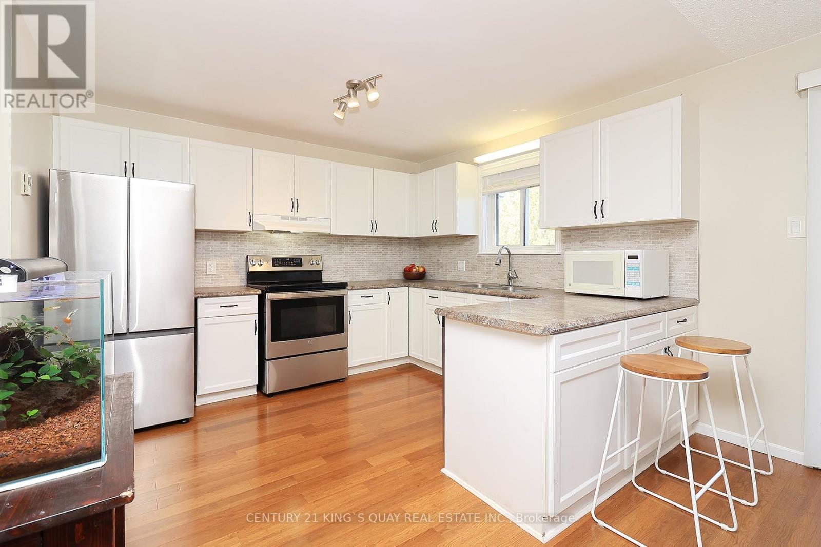 29 - 115 Mary Street W, Kawartha Lakes, Ontario  K9V 2N7 - Photo 6 - X12460126