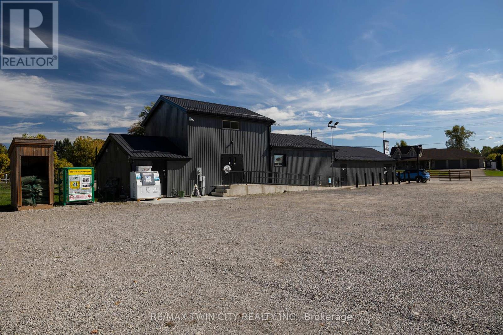 230 Oakland Road, Brant, Ontario  N0E 1R0 - Photo 6 - X12460150