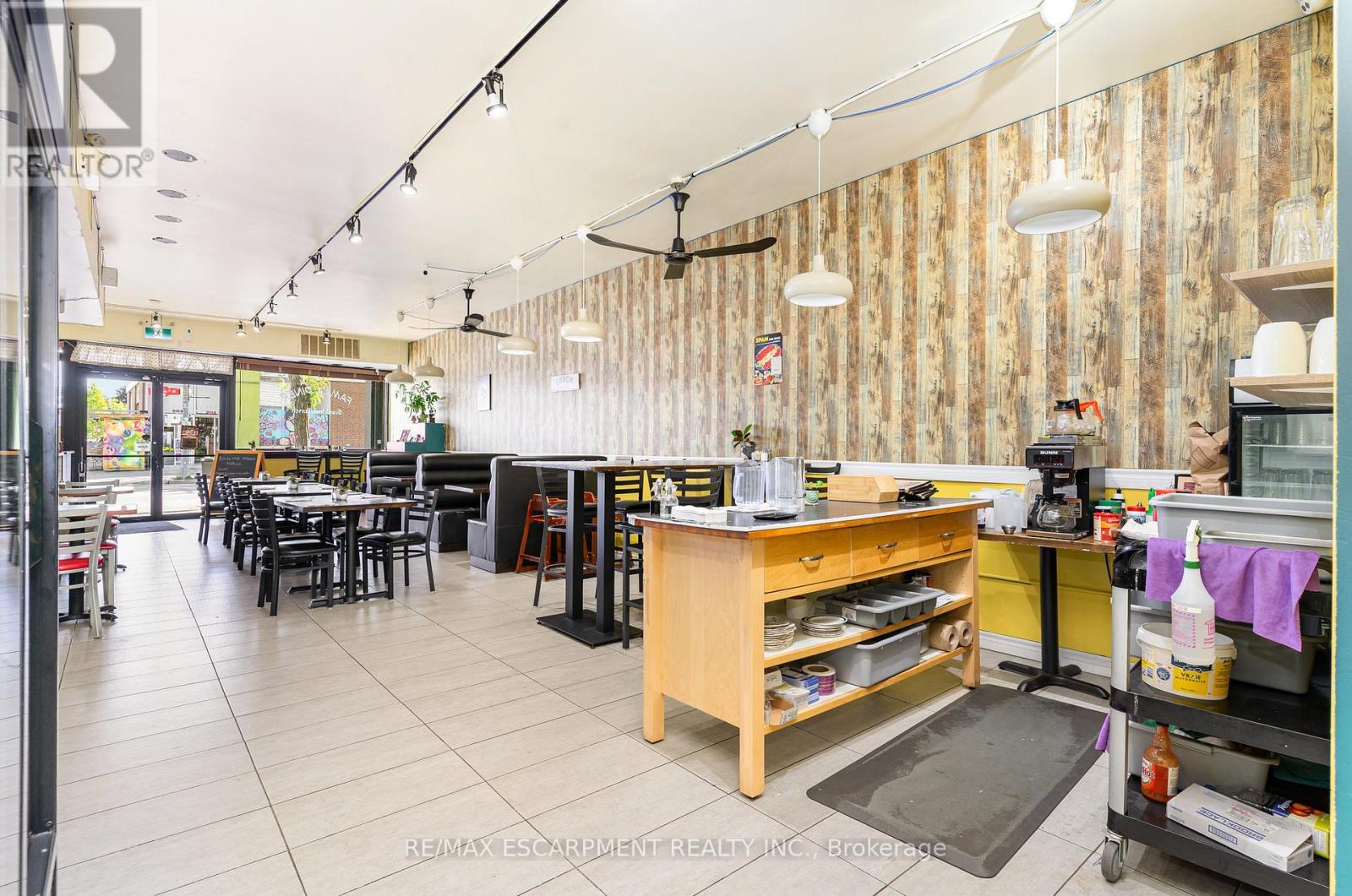 201 Ottawa Street N, Hamilton, Ontario  L8H 3Z4 - Photo 6 - X12460181