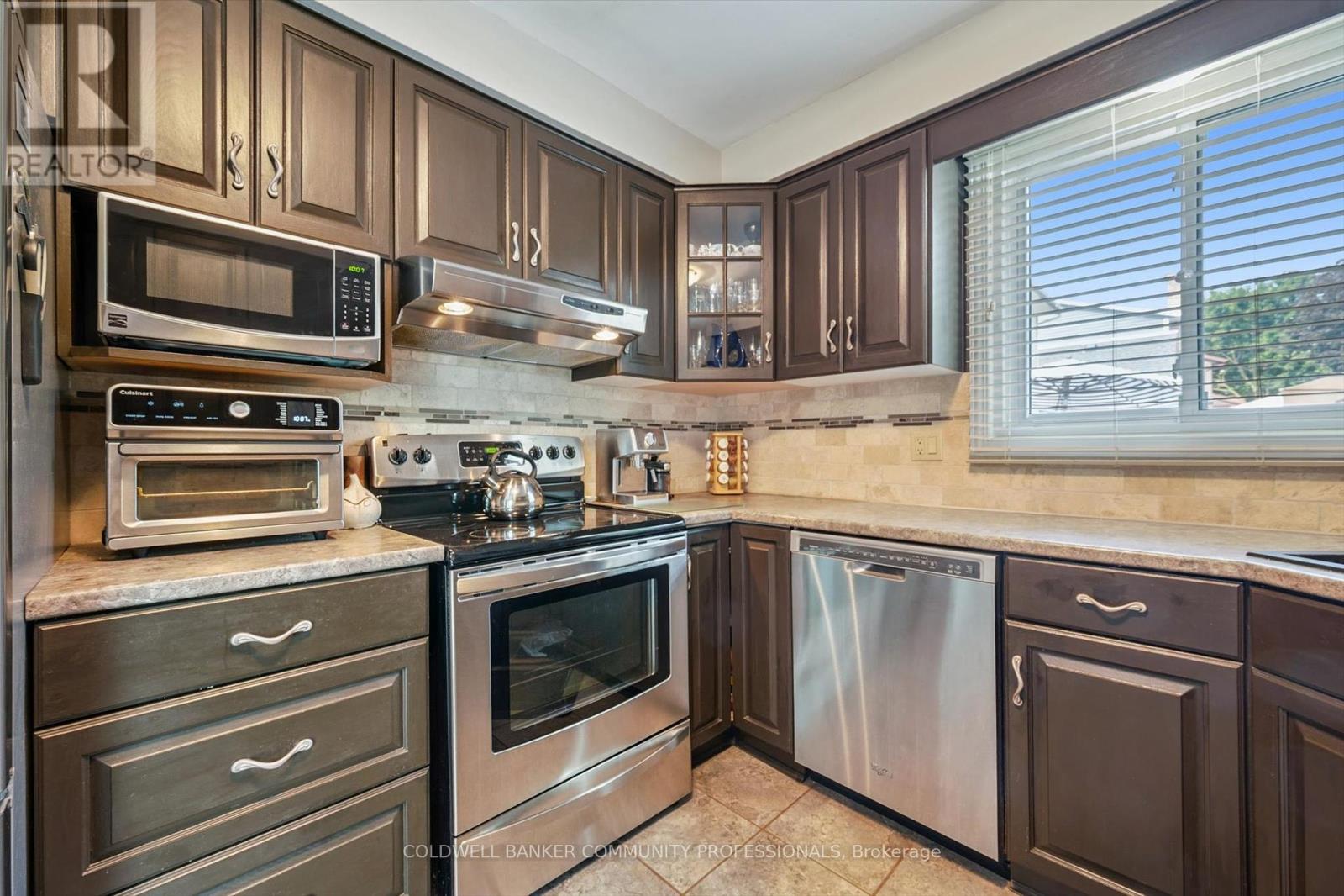 1 Thornhill Drive, Guelph, Ontario  N1H 7Z6 - Photo 15 - X12460228