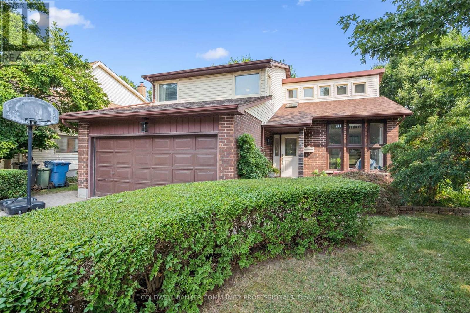 1 Thornhill Drive, Guelph, Ontario  N1H 7Z6 - Photo 2 - X12460228