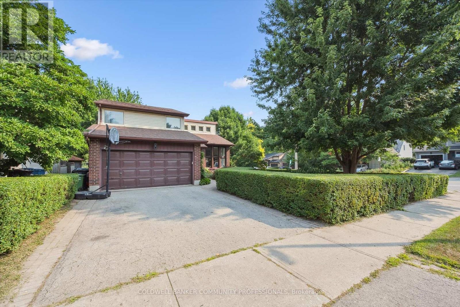 1 Thornhill Drive, Guelph, Ontario  N1H 7Z6 - Photo 3 - X12460228