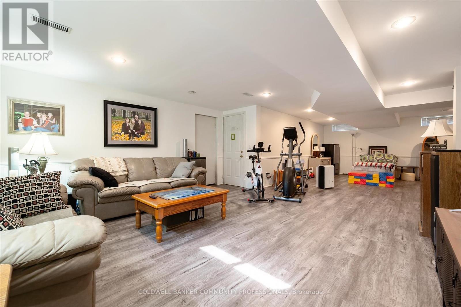 1 Thornhill Drive, Guelph, Ontario  N1H 7Z6 - Photo 32 - X12460228