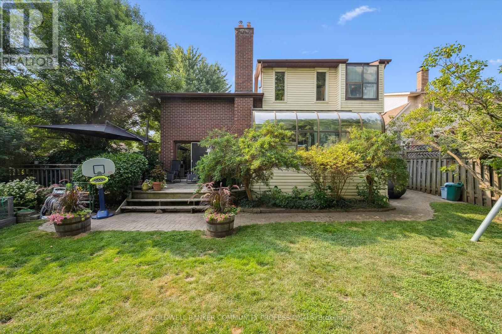 1 Thornhill Drive, Guelph, Ontario  N1H 7Z6 - Photo 37 - X12460228