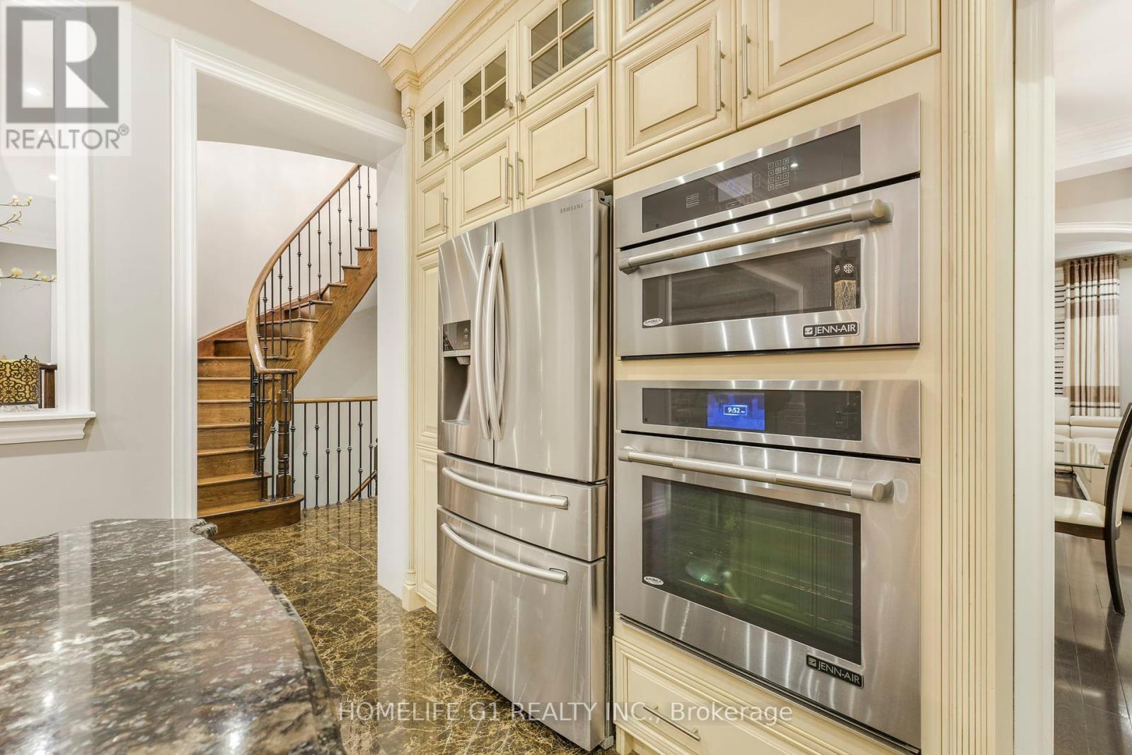 197 Gar Lehman Drive, Whitchurch-Stouffville, Ontario  L4A 0H8 - Photo 17 - N12458912