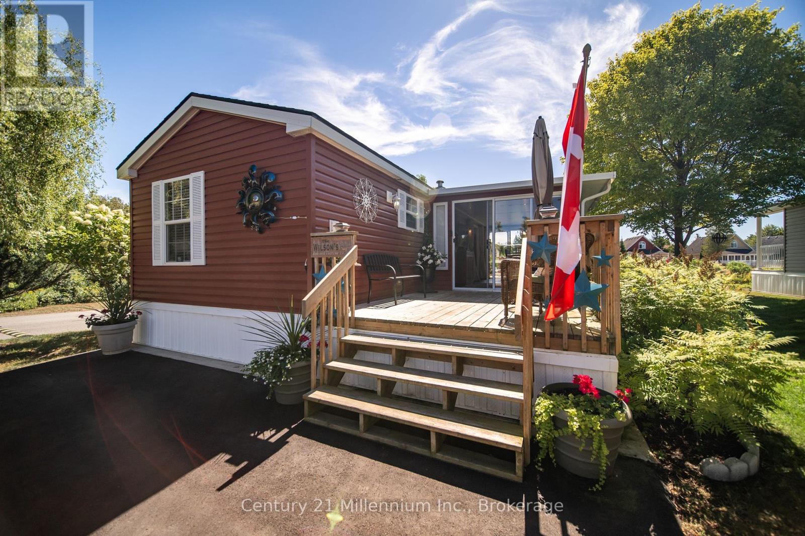19 WHITE PINES TRAIL, Wasaga Beach, Ontario