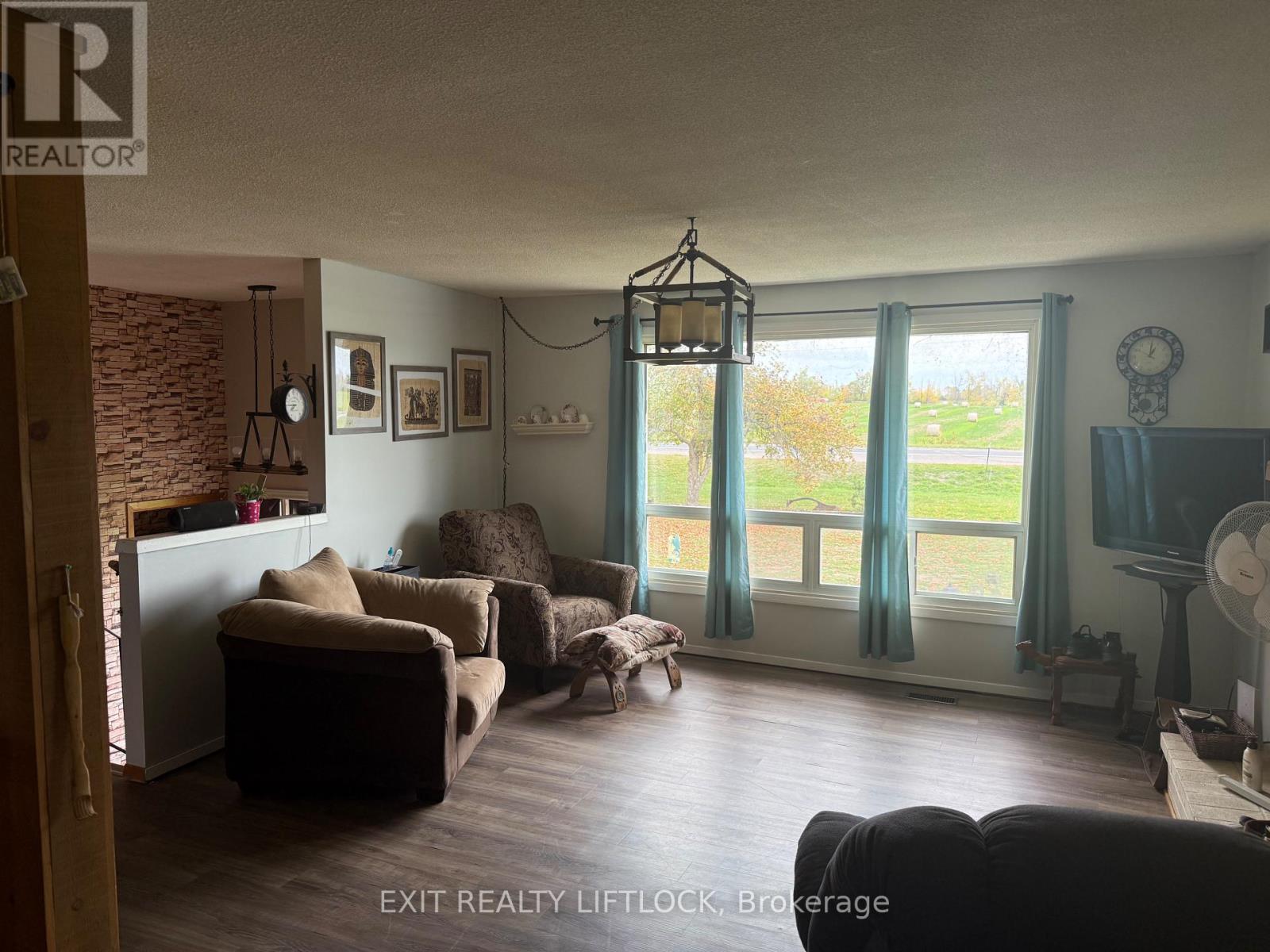 1688 Tara Road, Selwyn, Ontario  K0L 1T0 - Photo 13 - X12456464