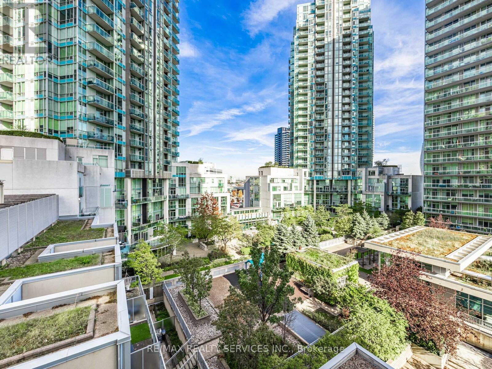 1004 - 225 Webb Drive, Mississauga, Ontario  L5B 4P2 - Photo 16 - W12459753