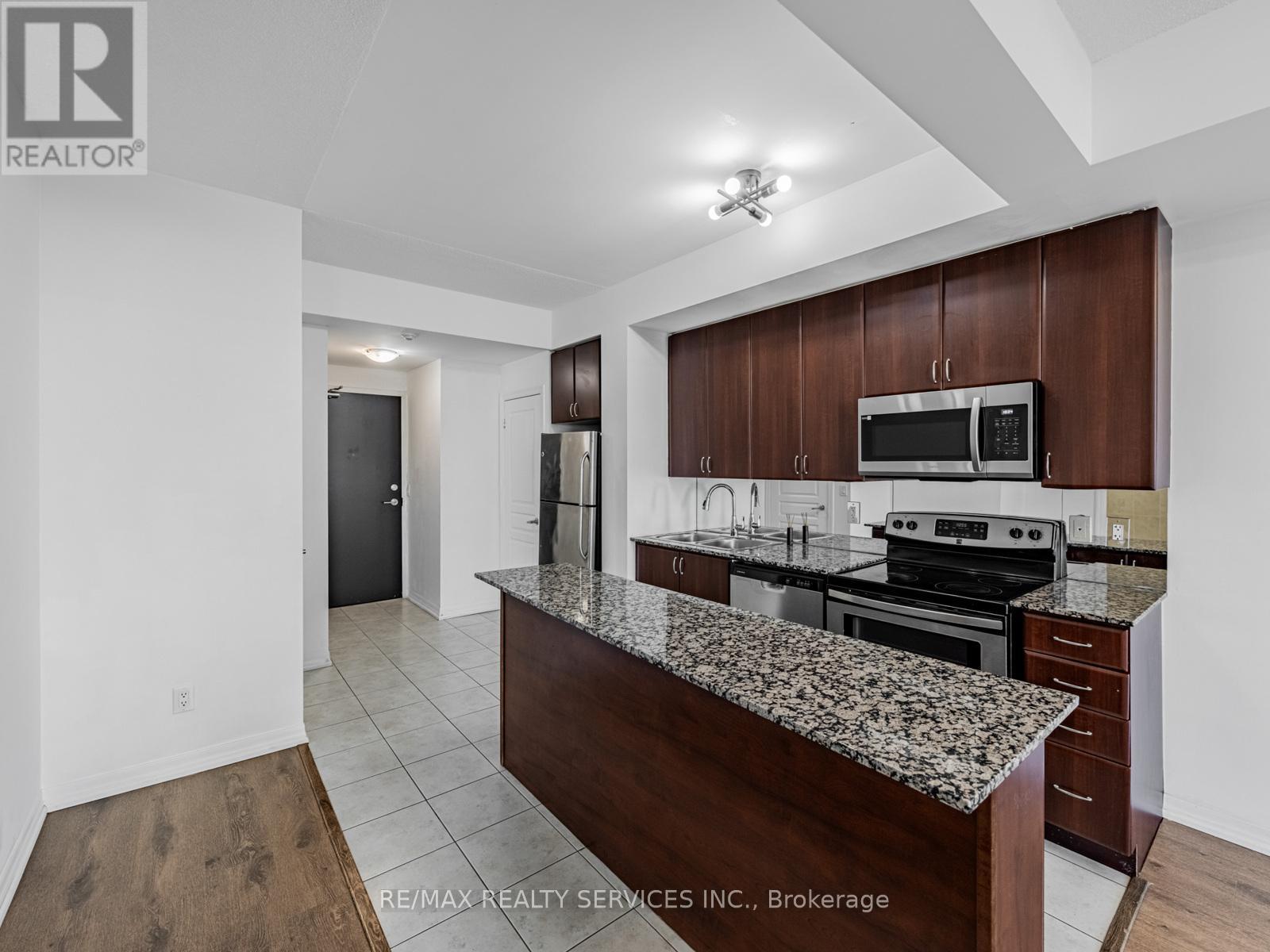1004 - 225 Webb Drive, Mississauga, Ontario  L5B 4P2 - Photo 8 - W12459753