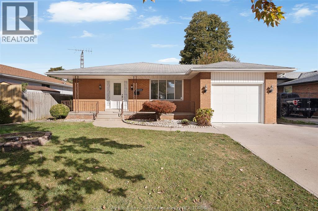 MLS# 25025991: 10850 EASTCOURT DRIVE, Windsor, Canada