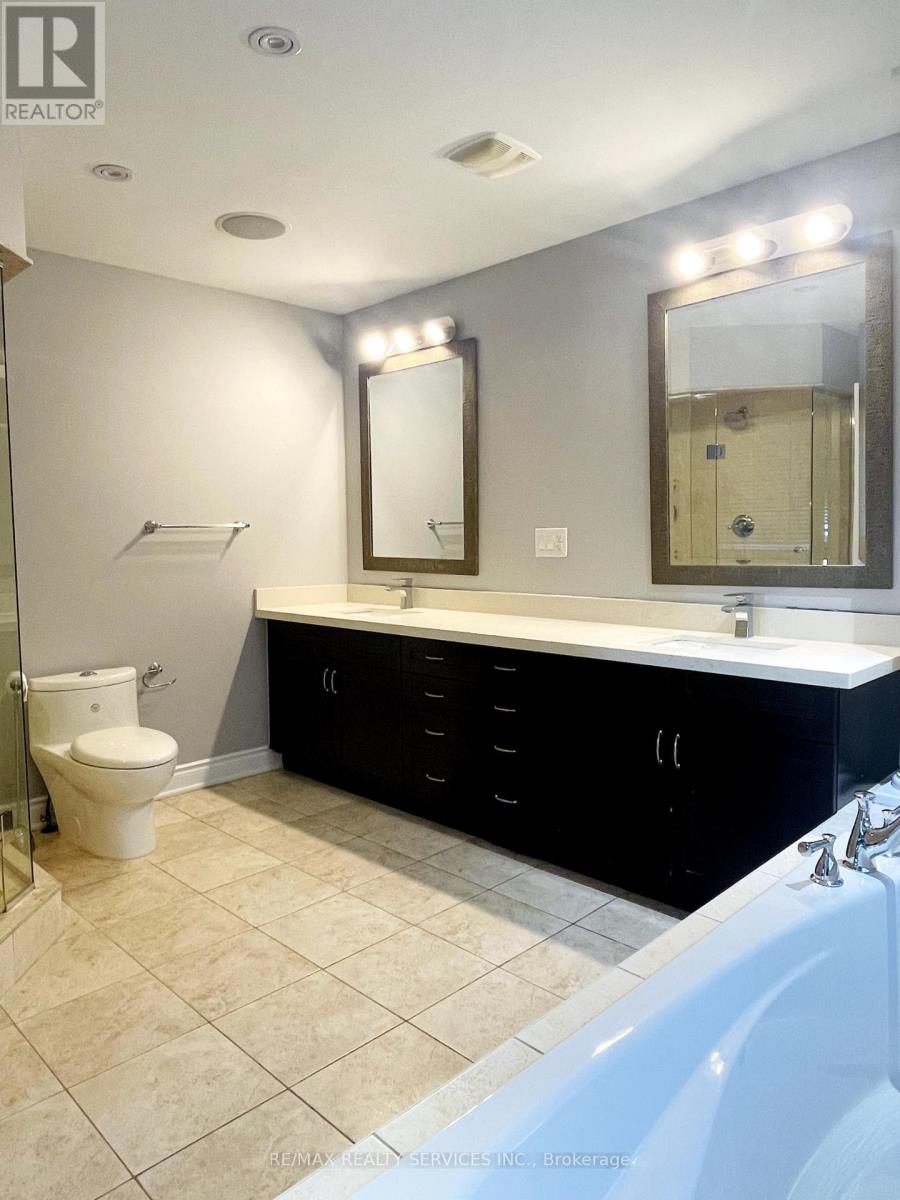 2418 Wasaga Drive, Oakville, Ontario  L6H 0B8 - Photo 13 - W12452537