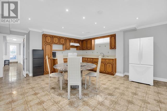 Lower - 99 Willis Road, Vaughan, Ontario  L4L 2S4 - Photo 4 - N12455195