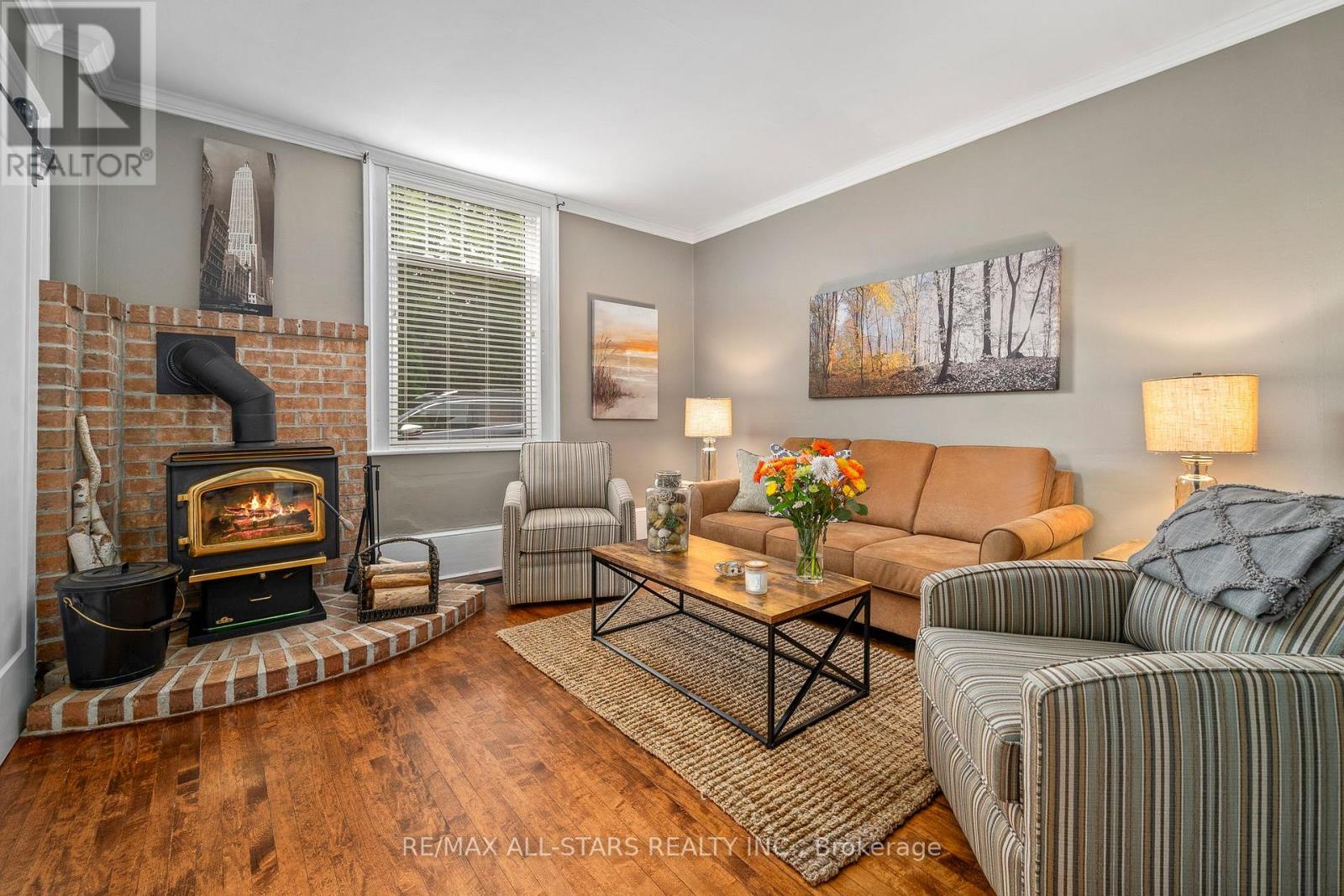 49 John Street, Kawartha Lakes, Ontario  K0M 1N0 - Photo 10 - X12384546