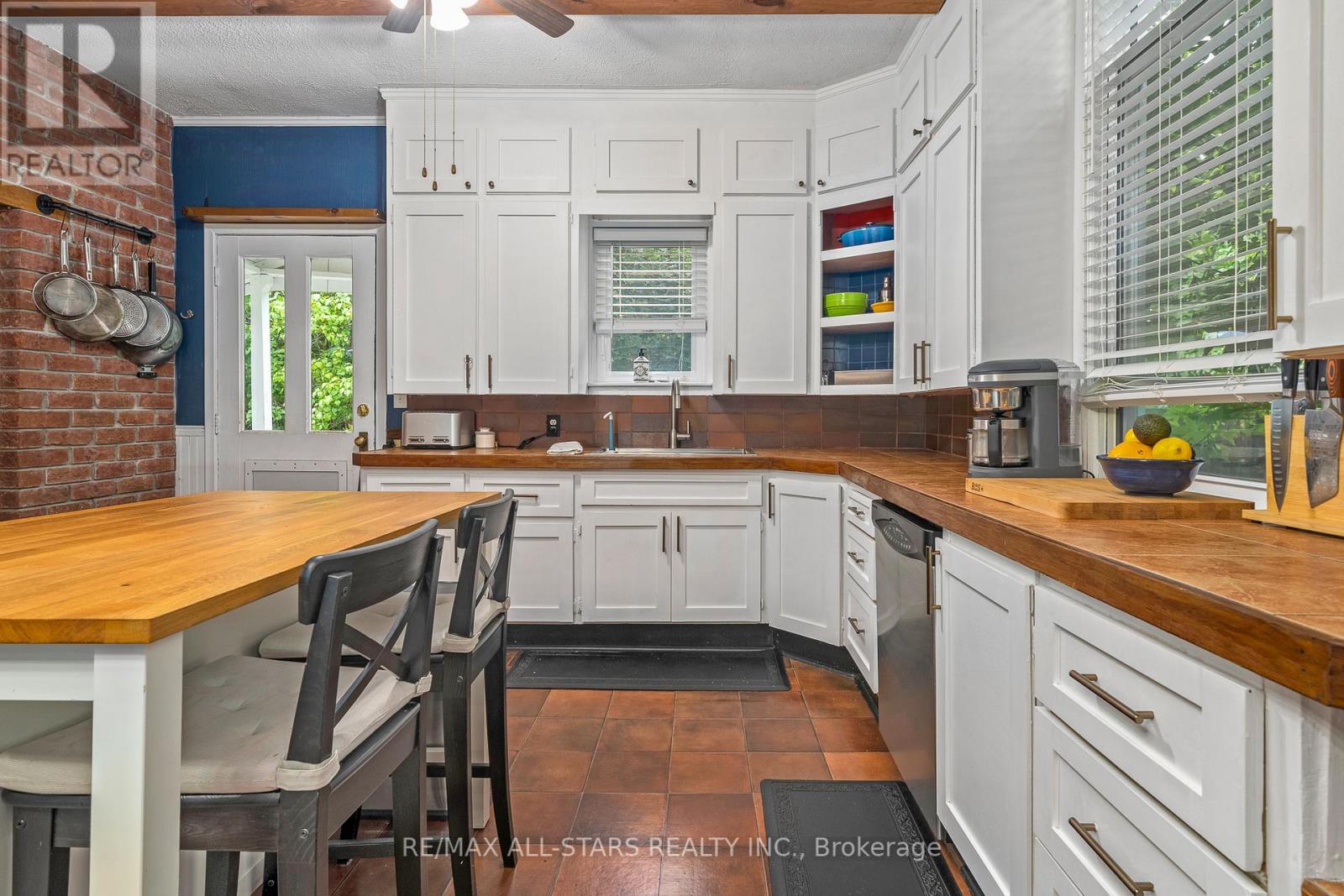 49 John Street, Kawartha Lakes, Ontario  K0M 1N0 - Photo 15 - X12384546