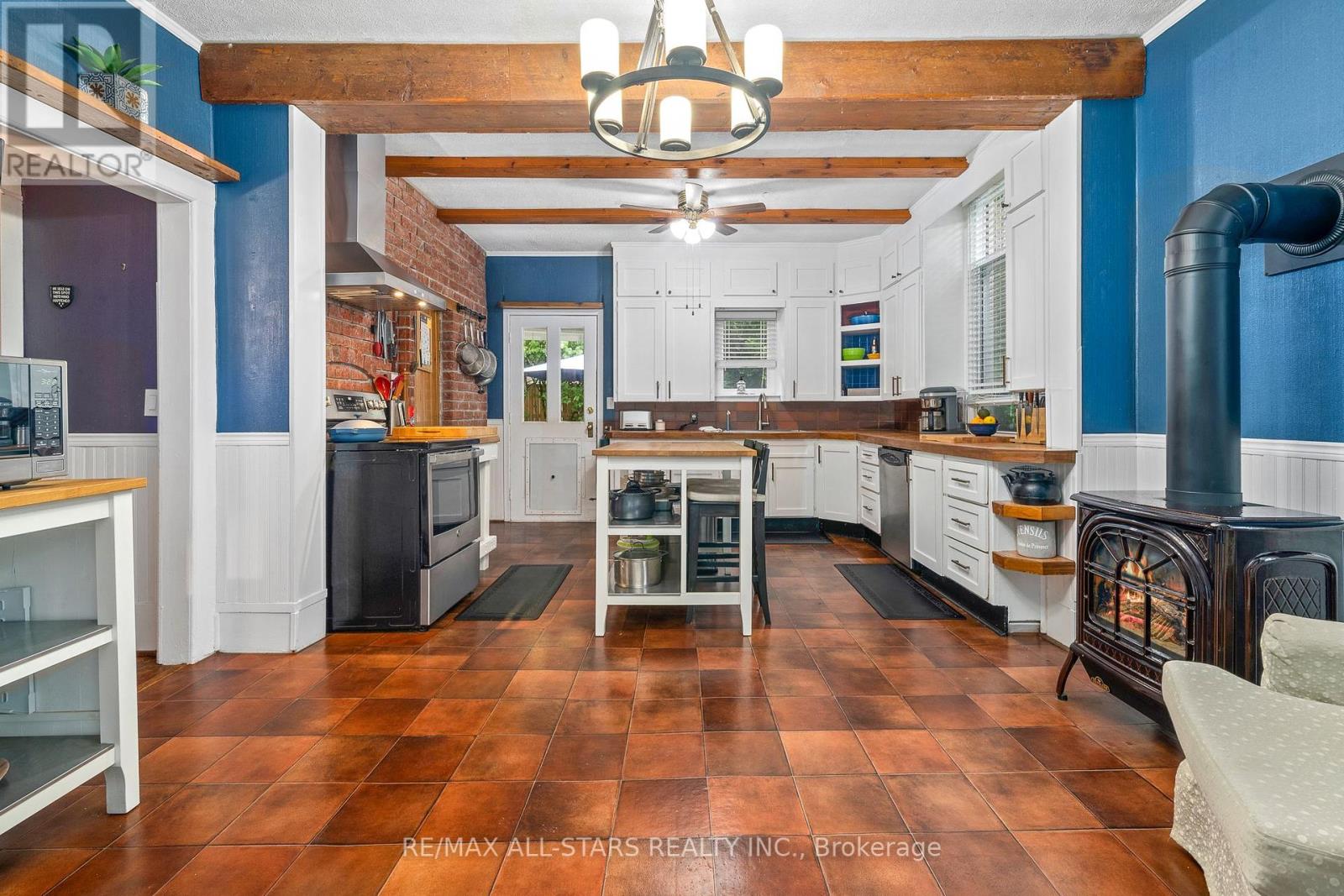49 John Street, Kawartha Lakes, Ontario  K0M 1N0 - Photo 14 - X12384546