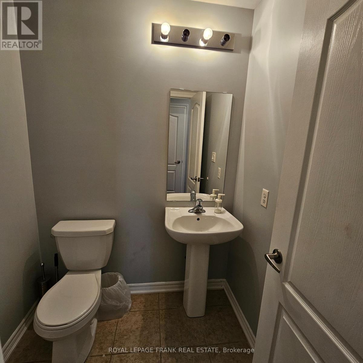 41 Milson Crescent, Essa (Angus), Ontario  L0M 1B4 - Photo 8 - N12459816