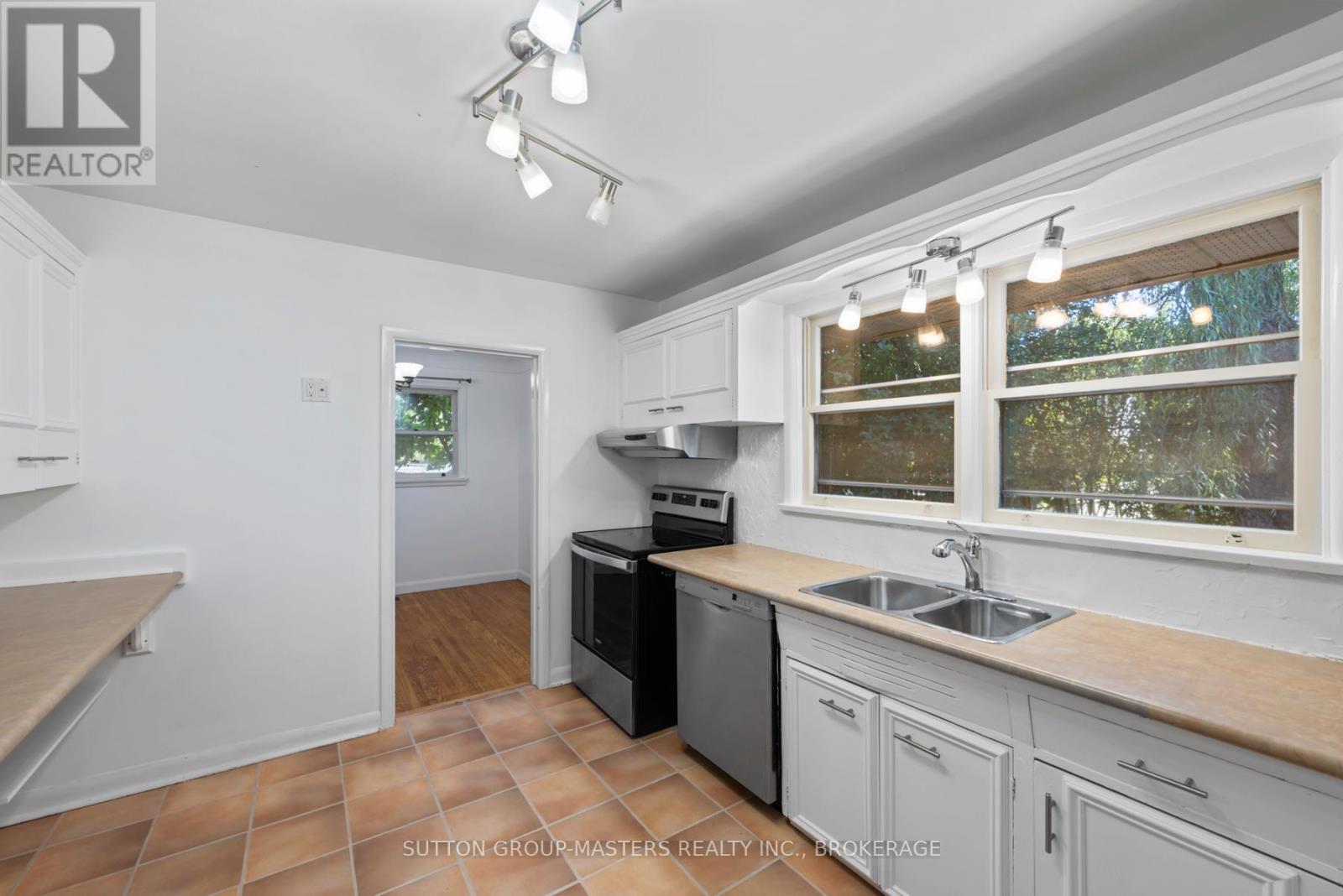 38 Watts Crescent, Kingston, Ontario  K7M 2P3 - Photo 20 - X12460099