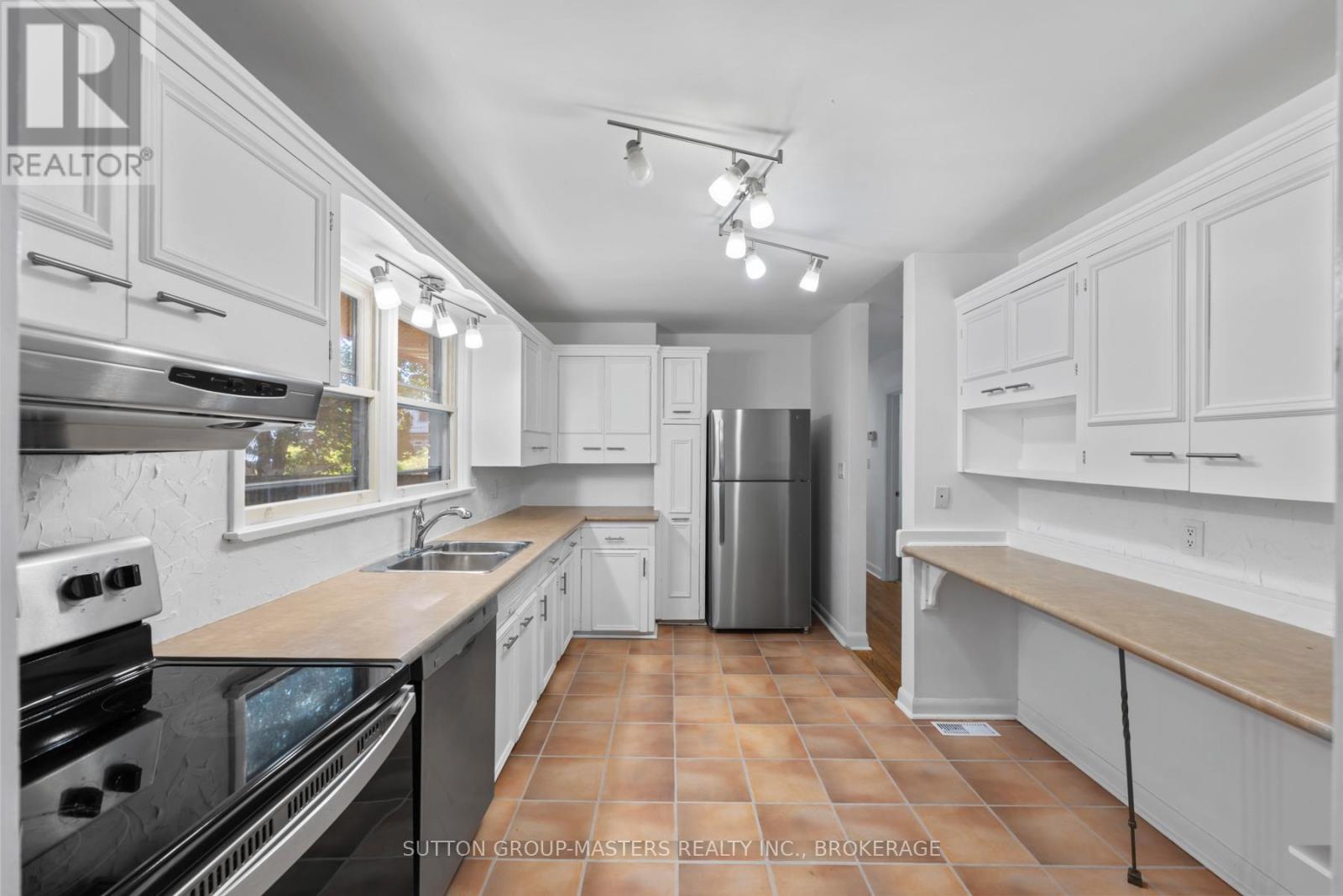 38 Watts Crescent, Kingston, Ontario  K7M 2P3 - Photo 19 - X12460099