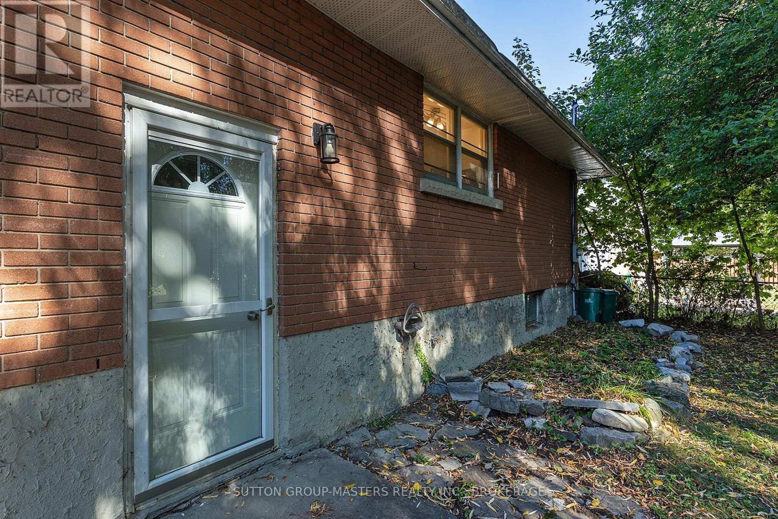 38 Watts Crescent, Kingston, Ontario  K7M 2P3 - Photo 9 - X12460099