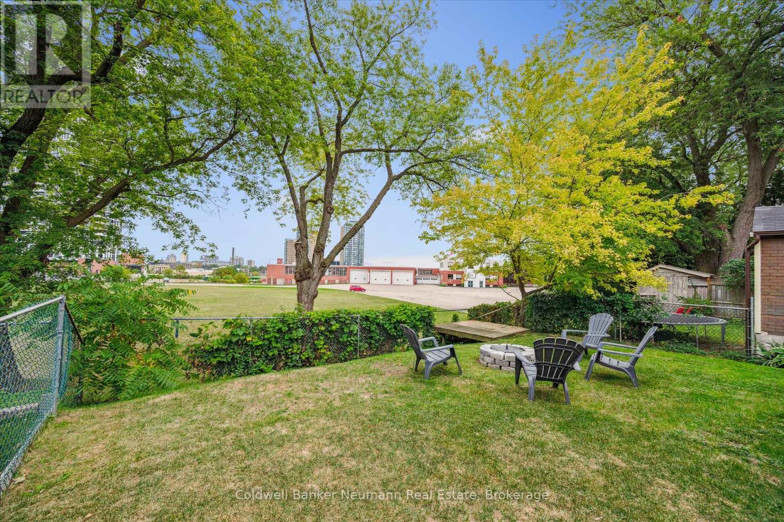 39 Agnes Street, Kitchener, Ontario  N2G 2E9 - Photo 39 - X12460332