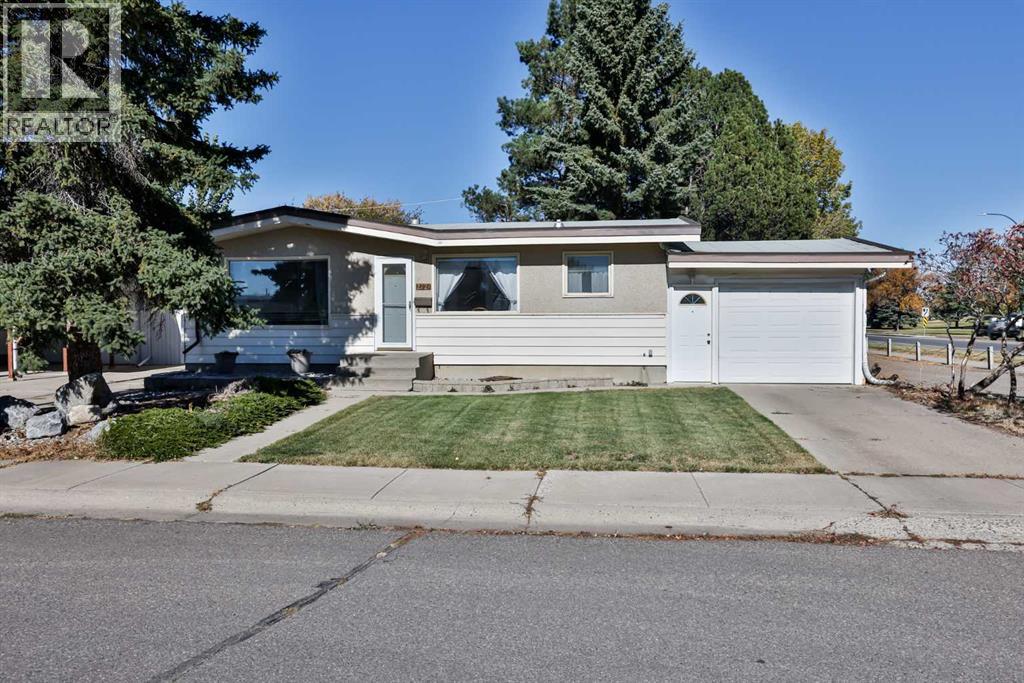 2727 7a Avenue N, Lethbridge, Alberta  T1H 1A5 - Photo 1 - A2263177