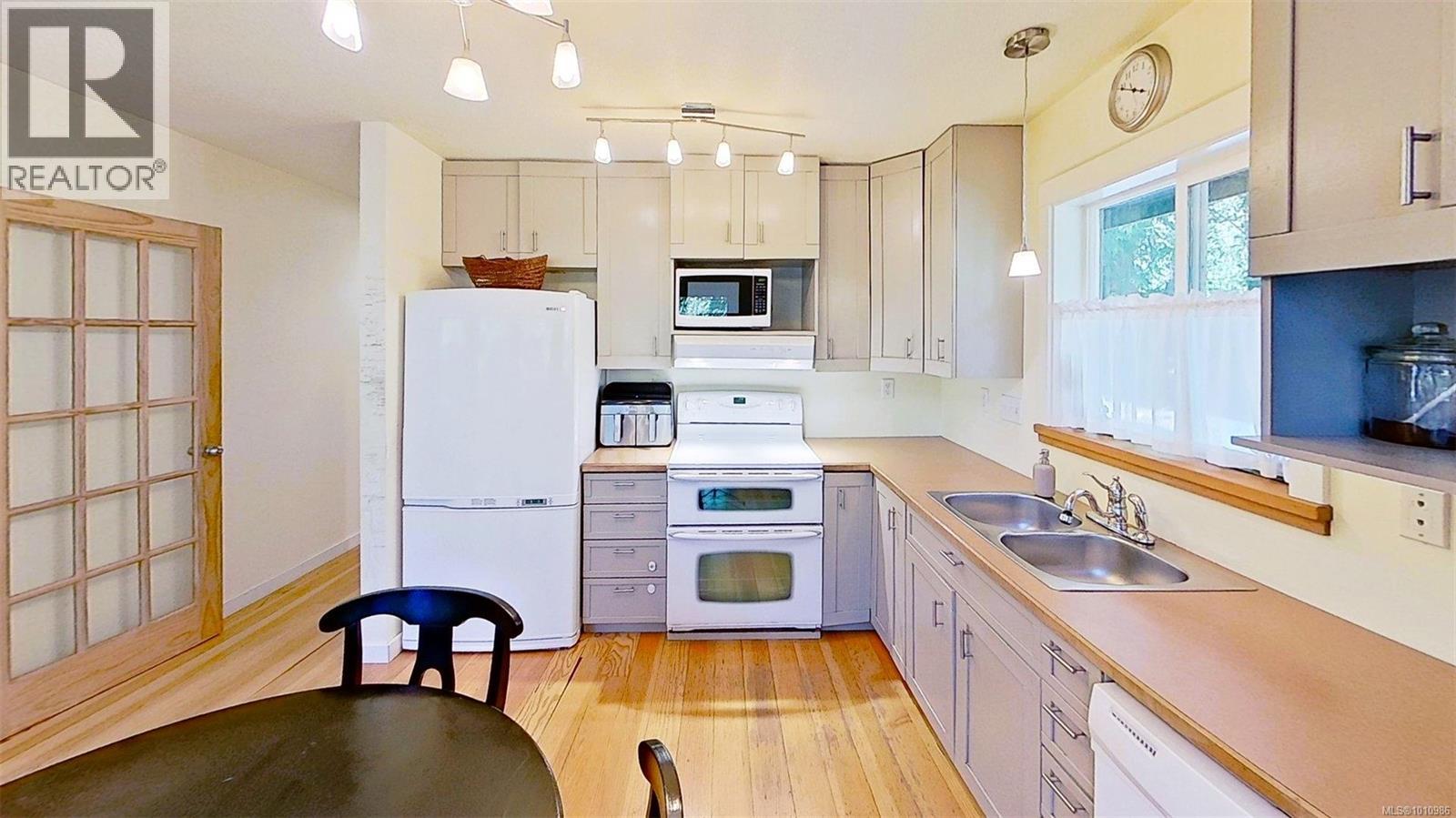 1020 Horseshoe Rd, Gabriola Island, British Columbia  V0R 1X3 - Photo 4 - 1010986