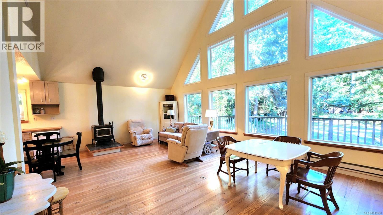 1020 Horseshoe Rd, Gabriola Island, British Columbia  V0R 1X3 - Photo 3 - 1010986