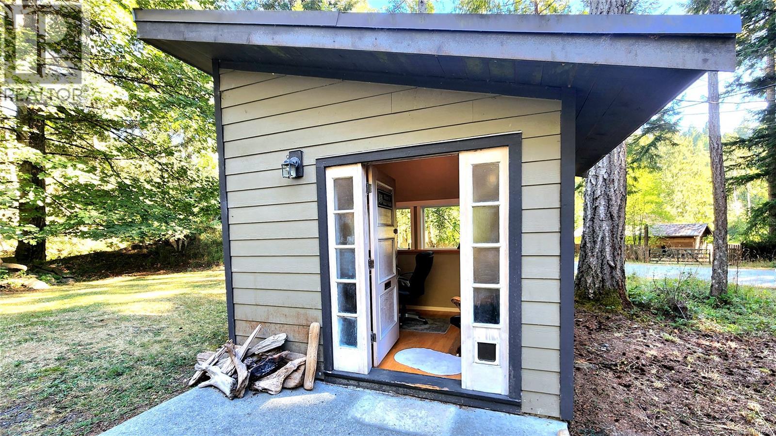 1020 Horseshoe Rd, Gabriola Island, British Columbia  V0R 1X3 - Photo 19 - 1010986