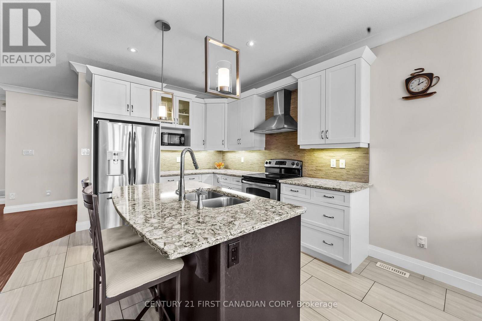 6681 Navin Crescent, London South (South V), Ontario  N6B 0B7 - Photo 12 - X12460345