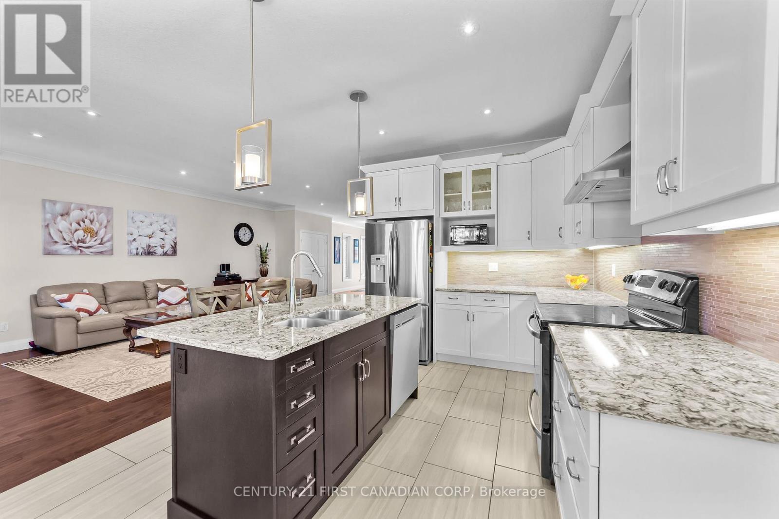6681 Navin Crescent, London South (South V), Ontario  N6B 0B7 - Photo 14 - X12460345
