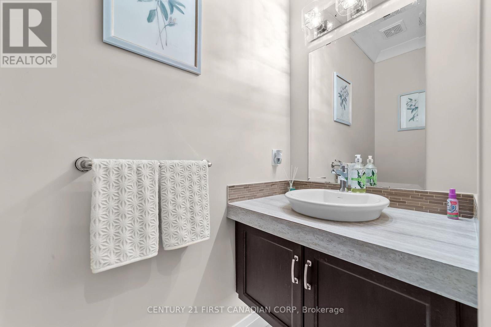 6681 Navin Crescent, London South (South V), Ontario  N6B 0B7 - Photo 17 - X12460345