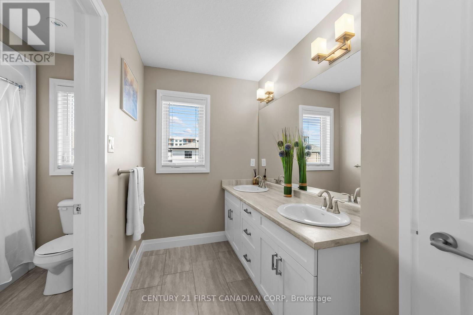 6681 Navin Crescent, London South (South V), Ontario  N6B 0B7 - Photo 26 - X12460345